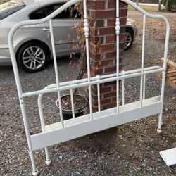 Really nice Full Size Bed