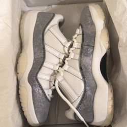 Men’s 9’5 Air Jordan retro 11 Low