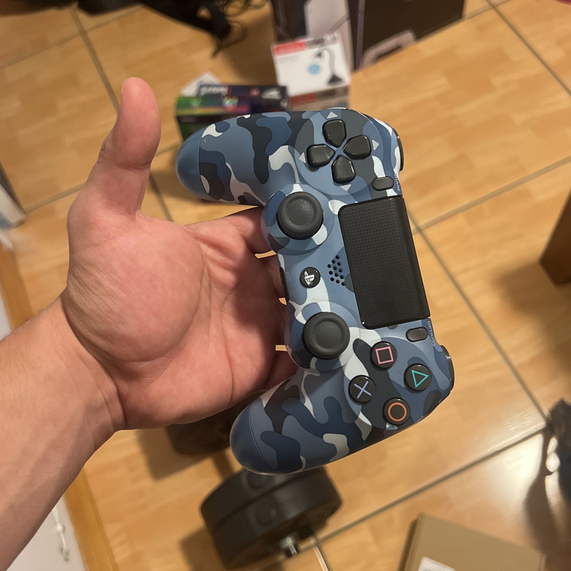 PS4 CONTROLLER, Great Condition.