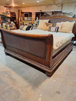King sleigh bed
