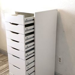 Makeup organizer