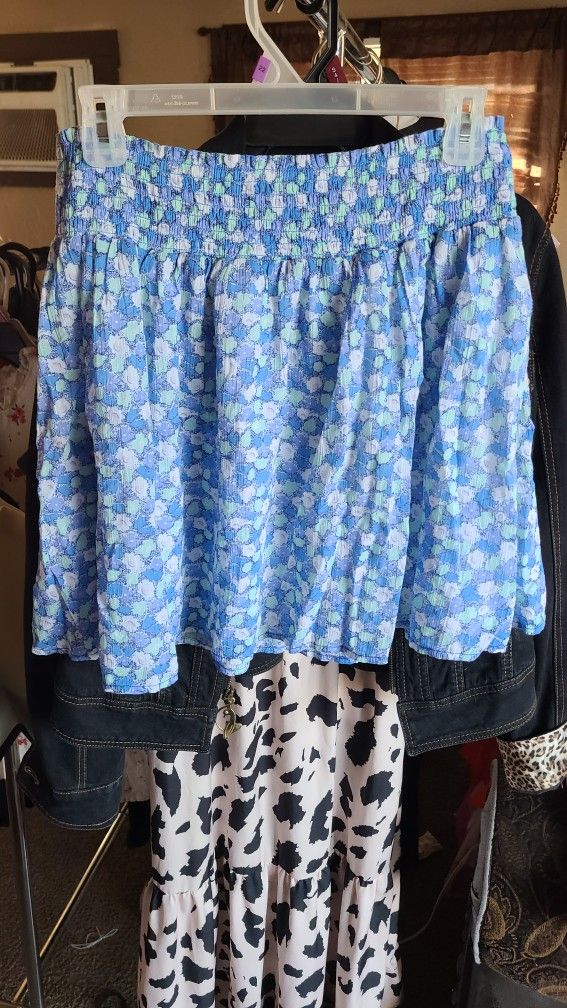 Old Navy Women's Blue Skirt With Flowers, Size S P
