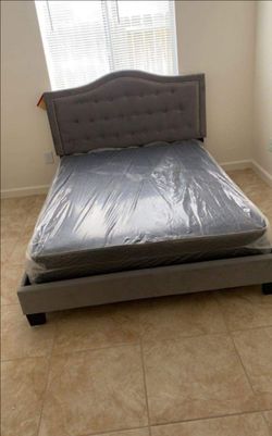 Brand New Queen Size Grey Velvet Platform Bed Frame +Mattress