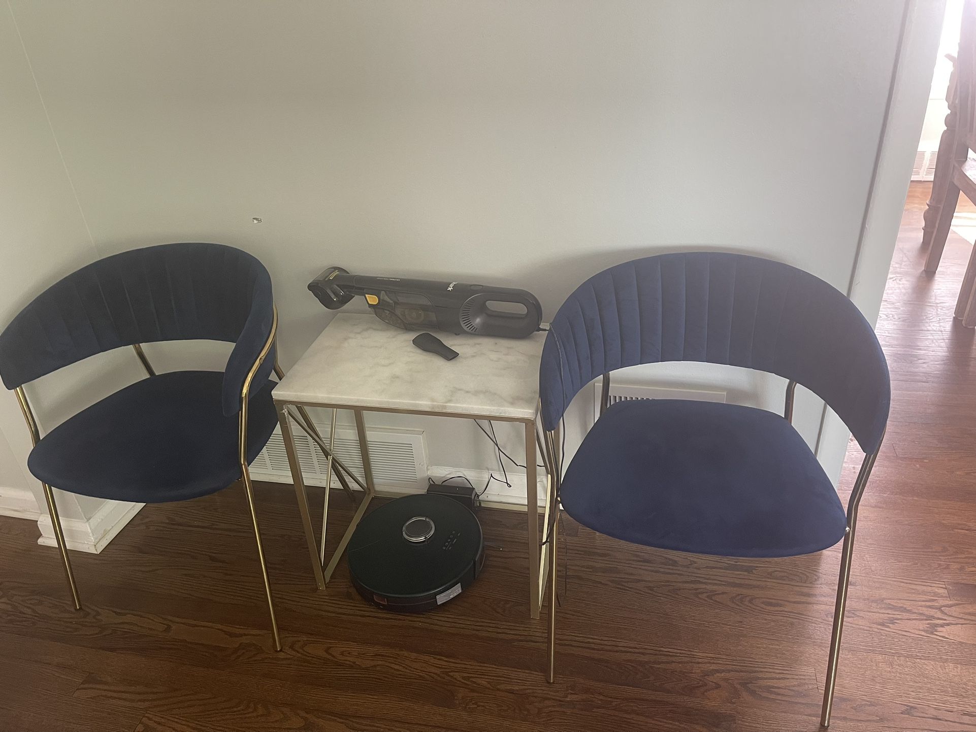 Living Room Navy Couches/chairs/console And Two Marble Tables