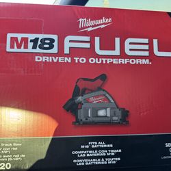 Milwaukee M18 FUEL™ 6-1/2” Plunge Track Saw