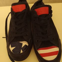 Converse Size 4