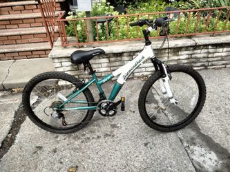 Diamondback 24" Mountain Bike 100%