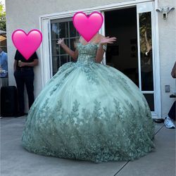 Quinceañera Dress Brand New Size 4