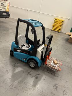 Ride On Fork Lift 