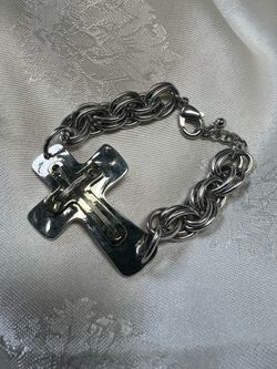 Beautiful Steel Two Toned Cross Link Bracelet 7 1/2”