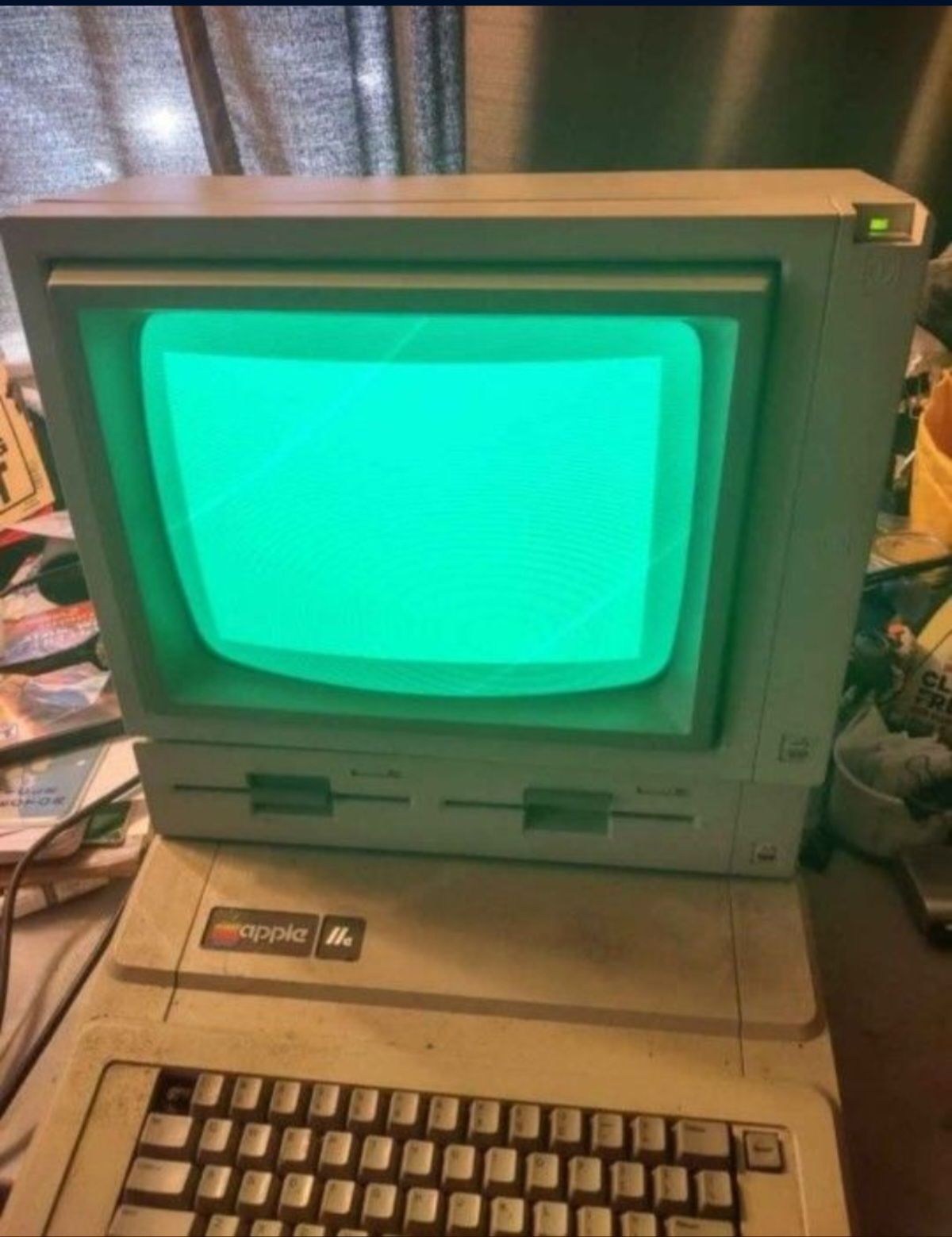 True vintage collectible apple 2E computer