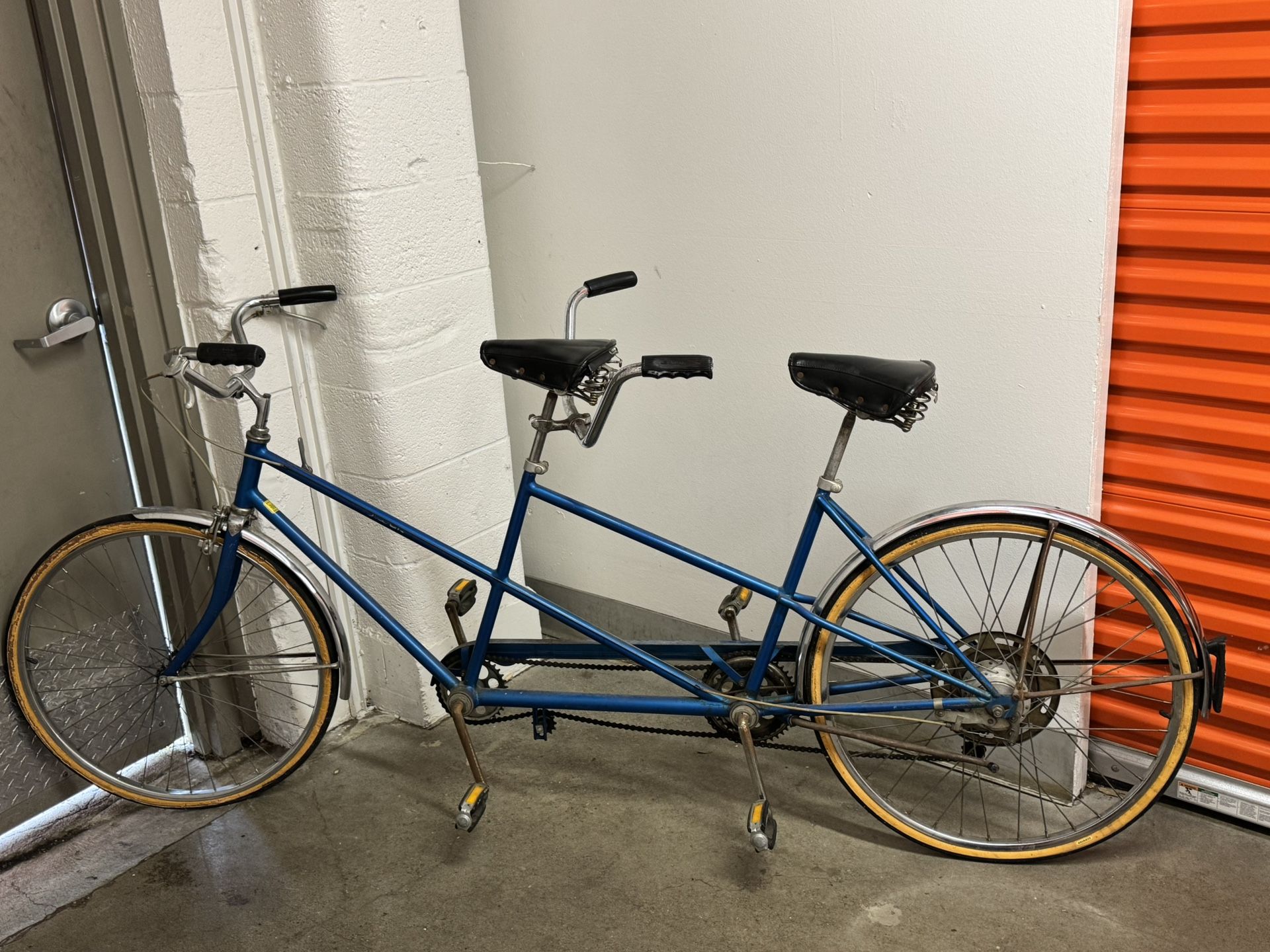 Vintage double seat SCHWINN tandem bicycle , great couple bike