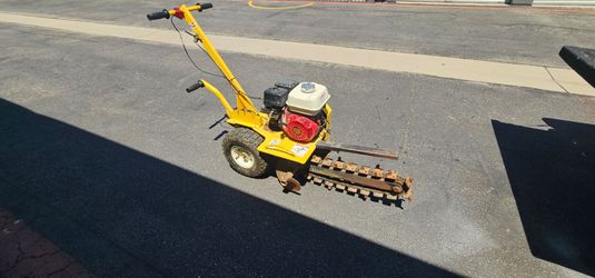 Groundhog Gas powered trencher