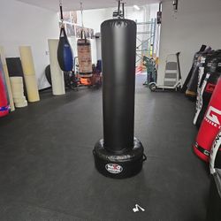 Punching Bag Freestanding 6FT Heavy Bag Kickboxing Bag Brand New 180pound
