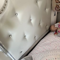 Girl Twin Bed , Mattress And Dresser