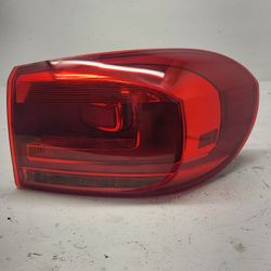 2012 Volkswagen Tiguan passenger side OEM taillight