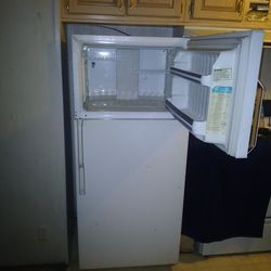 GE refrigerator