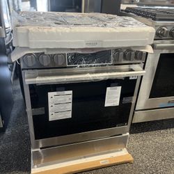 New Lg Studio 30” Wide Stainless Steel Range (Dual Fuel) 