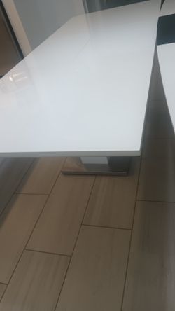 Extendable Dining Room Table Only.FCFS