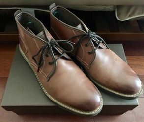 FLORSHEIM Casey Chukka Boots like new size 9.5 runs large