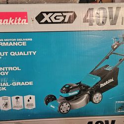 Makita 40V max XGT Brushless Cordless 21 in. Walk Behind Self-Propelled Commercial Lawn Mower Kit