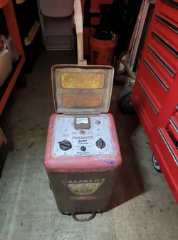 Battery Charger Vintage Marquette Radi-fast With Silicon Rectifier