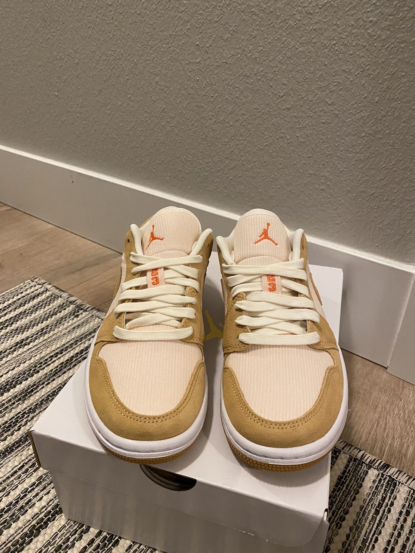 Jordan 1 Low Corduroy Womens 7