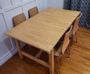 Modern Dining table and 4 chairs