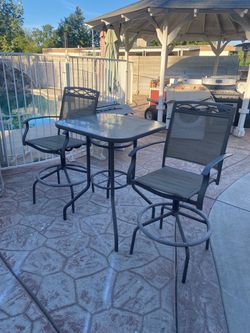Patio Set With Swivel Chairs