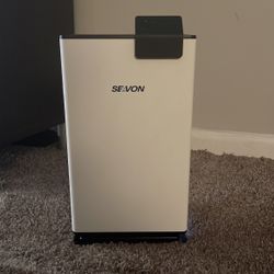 Seavon dehumidifier 