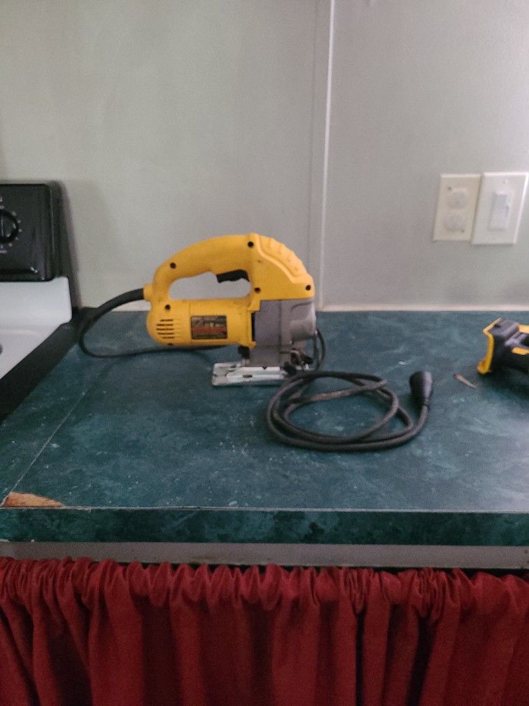 Dewalt DW317 Jigsaw