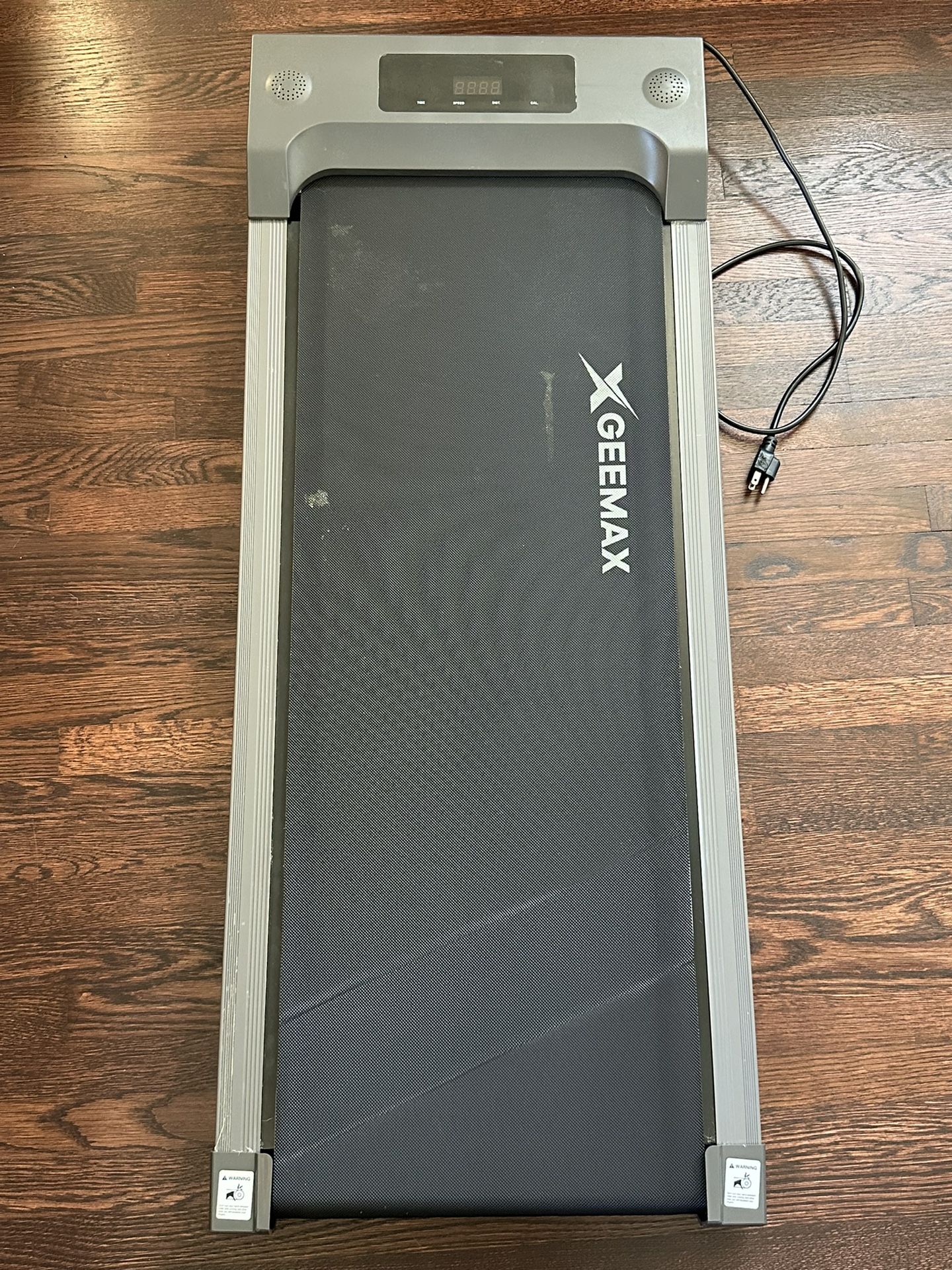 Geemax TM01 Walking Pad Treadmill With Remote
