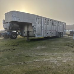 26 Foot Cattle Trailer