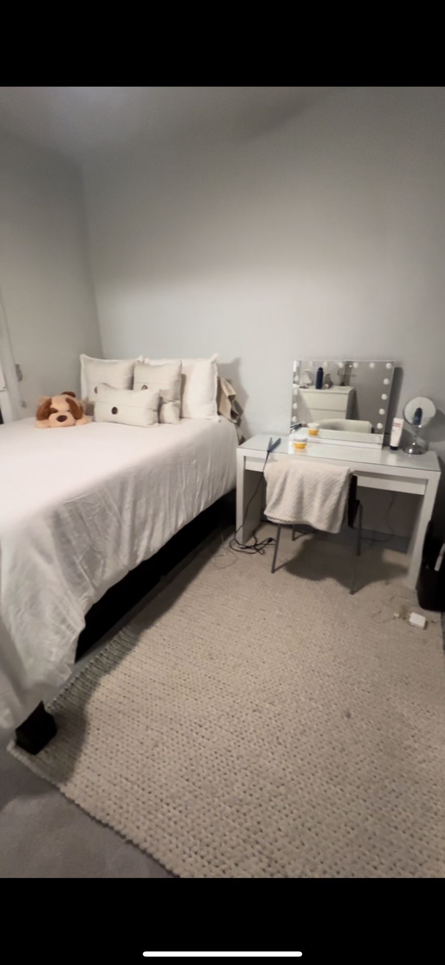 VANITY DESK/MAKEUP MIRROR