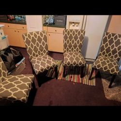 4 Chairs 