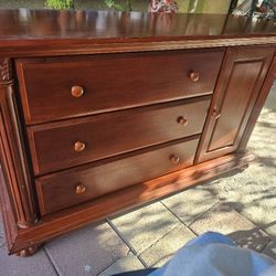 Dresser 3 Drawer 