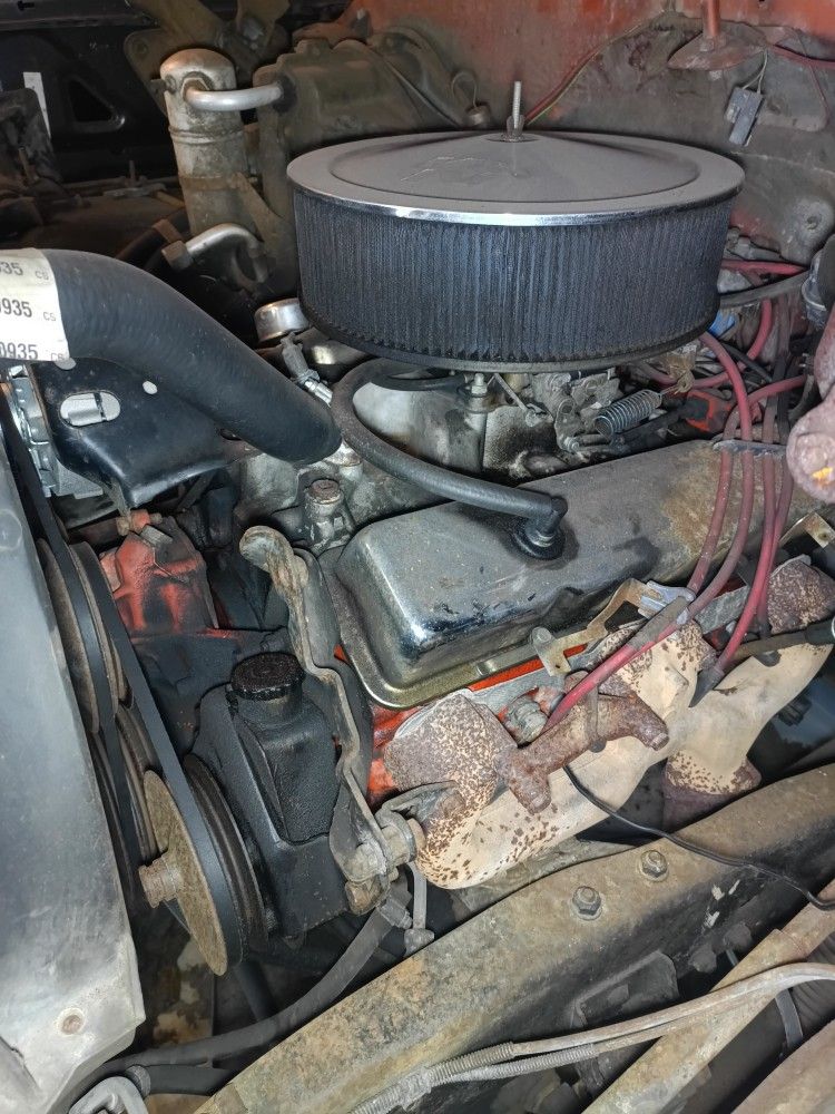 350 Chevy Engine