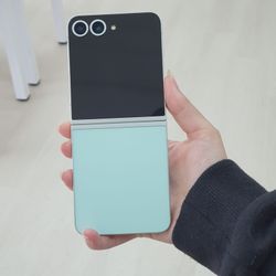 10% off up to 50$ each item Valid until June 30th - Galaxy Z Flip 6 6.7" (Unlocked) 256GB Good Mint