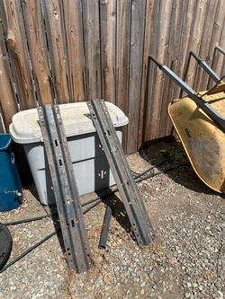 Brackets for 5th wheel mount