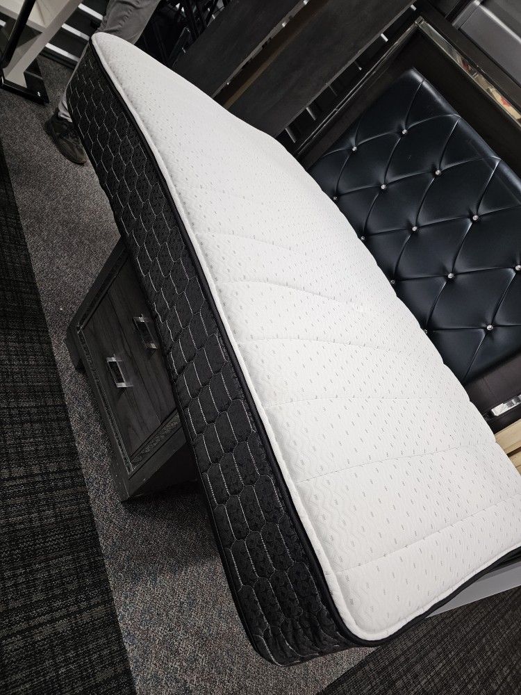 Twin Size Bed And Metal Frame