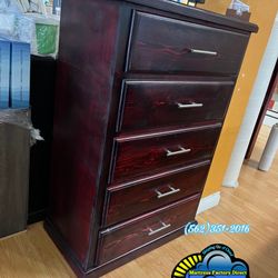 Dresser Pinewood Cherry Con Metal Handles