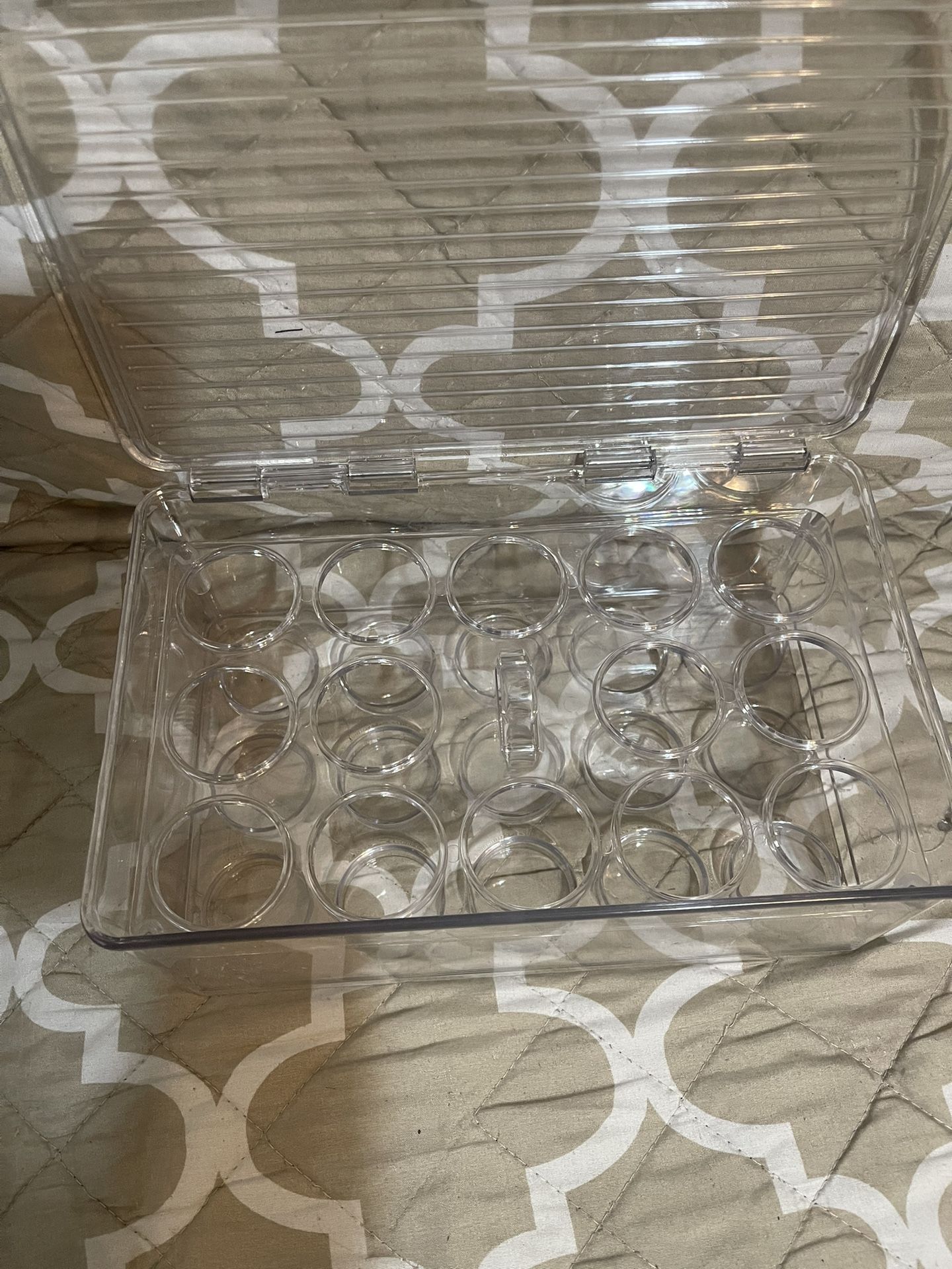 Egg holders 