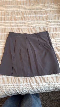 Size L, grey skort