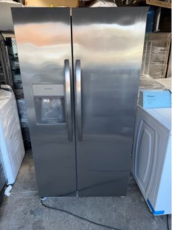 Frigidaire refrigerator 36 x 28 x 69 Like new one receiptfor 6 months warranty