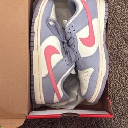 NIKE WOMANS DUNK INDIGO HAZE/CORAL