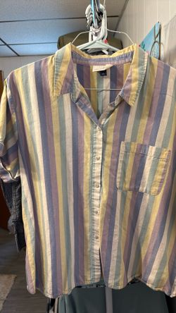 Women’s Button Up Shirt