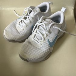 Women’s Nike Shoes Sneakers Size 7 White Blue