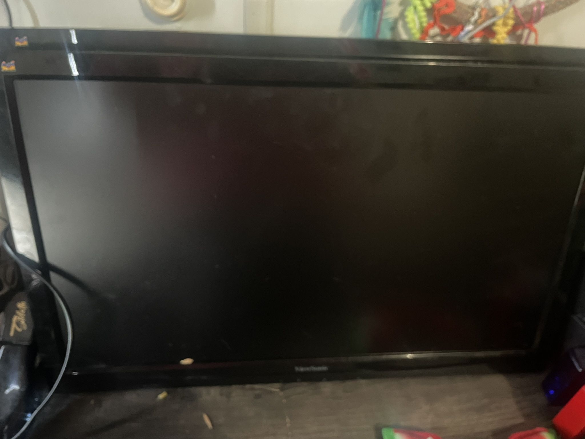 3 Gaming Monitors And Double Wallmount