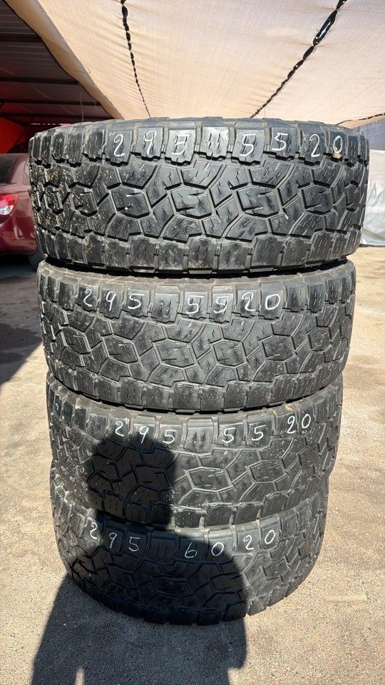 LT 295 60 20 TOYO OPEN CONTRY AT |||
DOT 22$350 70% Tread