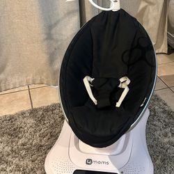 4 Moms Baby swing! Ready For New Home. 